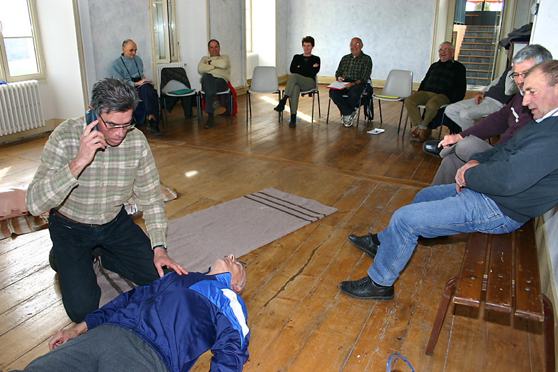 PSC1-2009-35_simulation d'une tentative de suicide_alerte.jpg